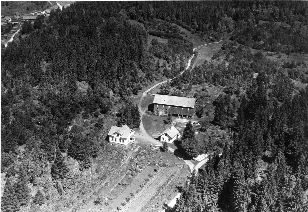 Flyfotoarkiv fra Fjellanger Widerøe AS, fra Porsgrunn Kommune, Lysnes. Fotografert 14/06-1953. Fotograf Vilhelm Skapper