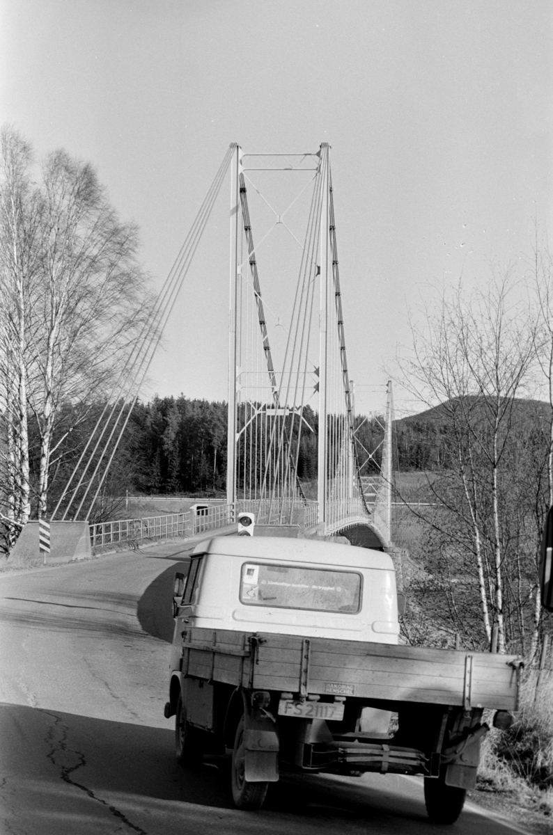 Framnesbrua, Kvarbergsvika, Nes. Lastebil, Hanomag Henschel FS 21117, lysregulering, trafikklys,