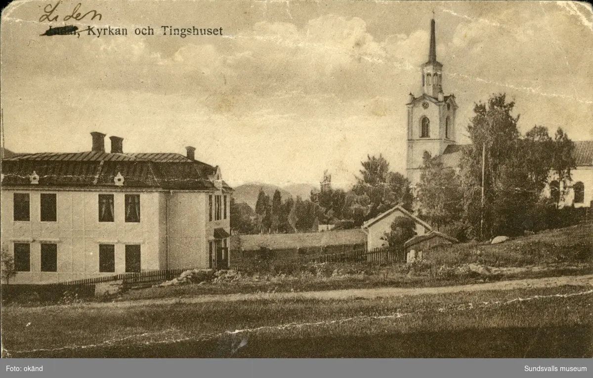 Vykort med motiv över Kyrkan och Tingshuset i Liden.
