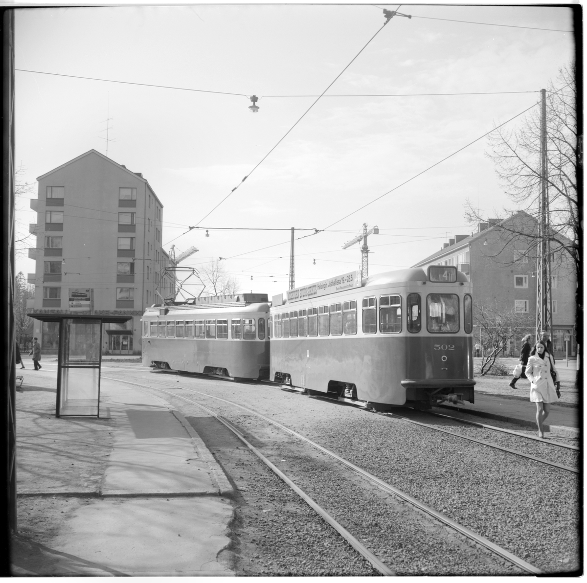 Helsingin Kaupupungin Liikennelaitos, HKL HP II 502 (II) linje 4 på hållplats Bredviksplatsen i Munksnäs.