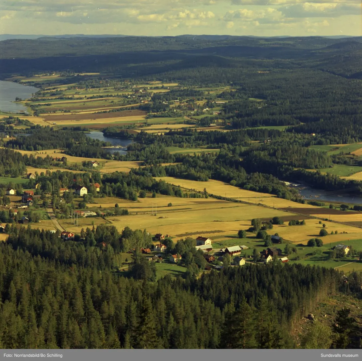 Vy från Getberget över Byforsen i Ljungan vid Fränsta. - Sundsvalls ...