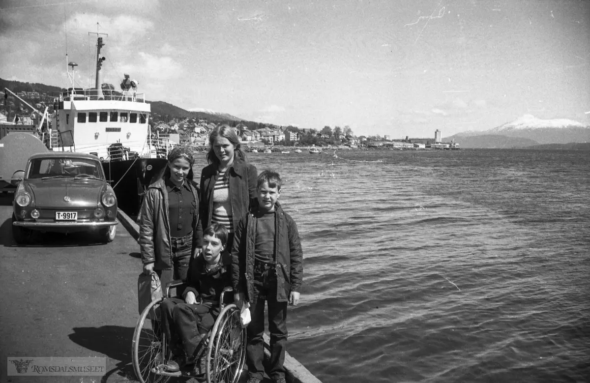 "mai-juni 1973"."Ivar med familie"