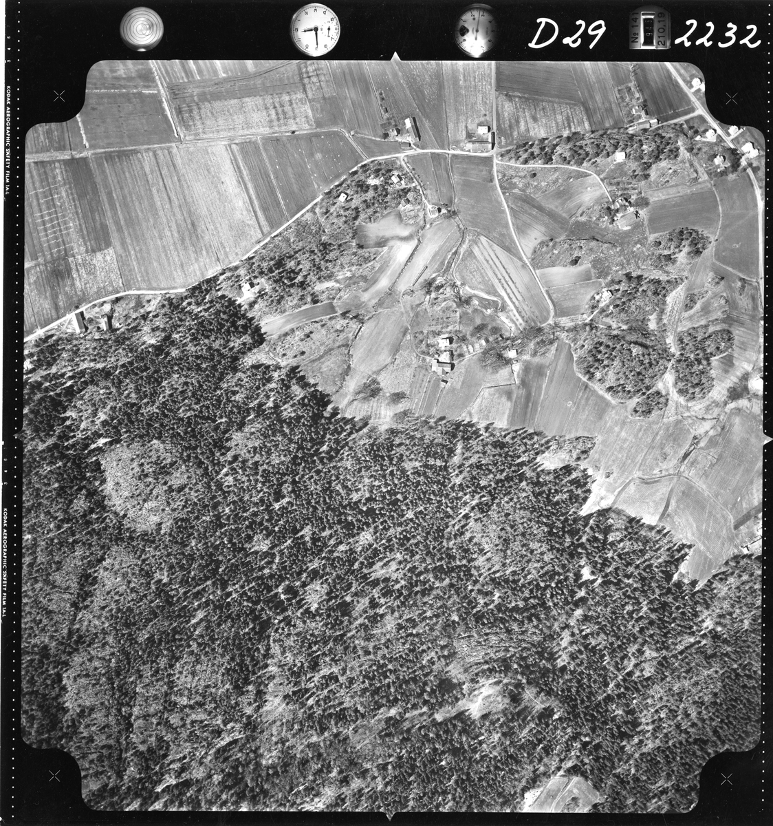 Flyfotoarkiv fra Fjellanger Widerøe AS, fra Porsgrunn Kommune, Valleråsen- Vallermyrene. Fotografert 16/05-1962. Oppdrag nr 2232, D29