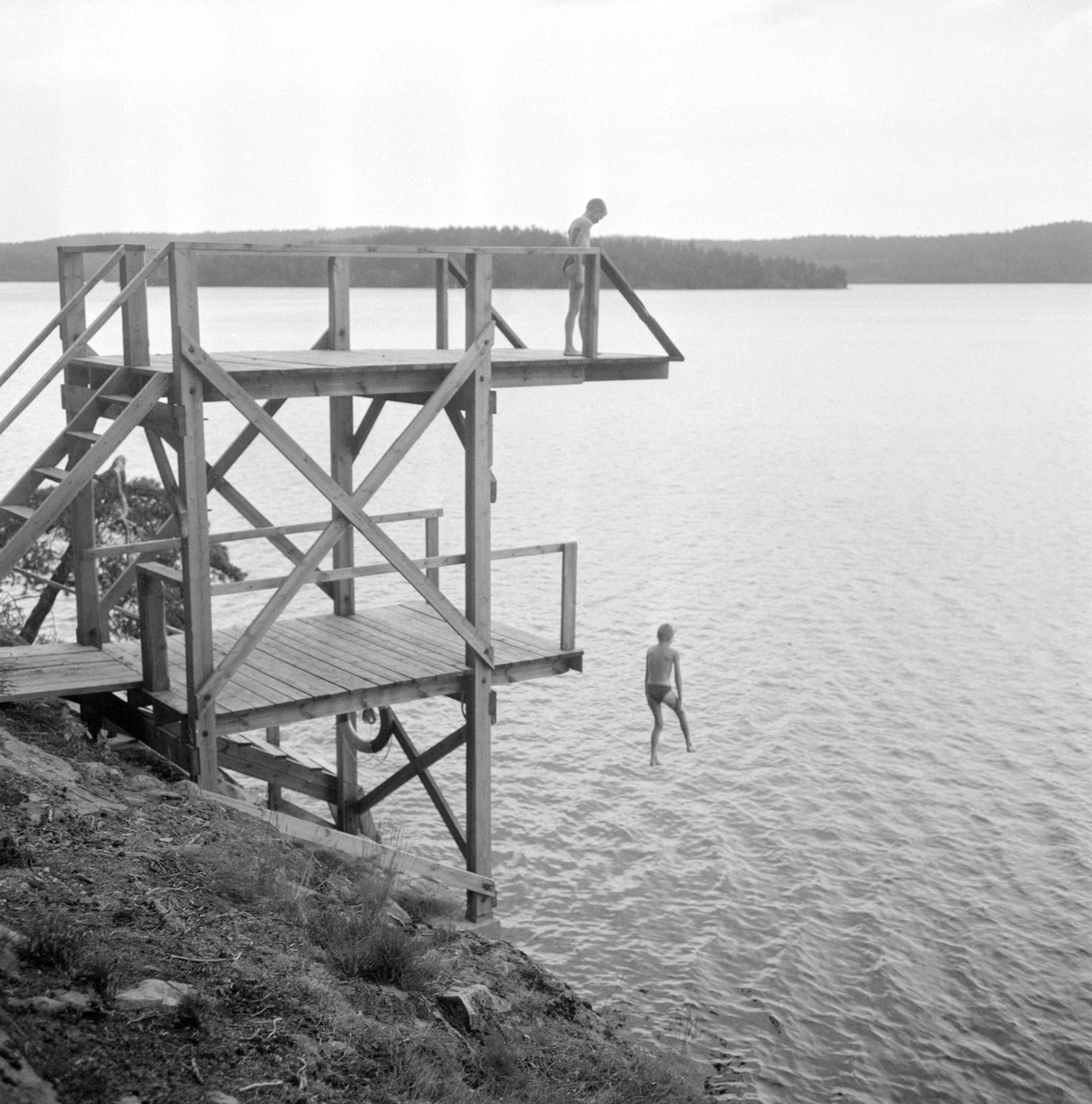 År 1956 kunde Björkfors GoIF öppna festplatsen Valö på ön med samma namn i sjön Björkern invid samhället. Föreningens ansträngningar förmerade även parken med en badplats med ett rejält hopptorn för hissnande luftfärder.