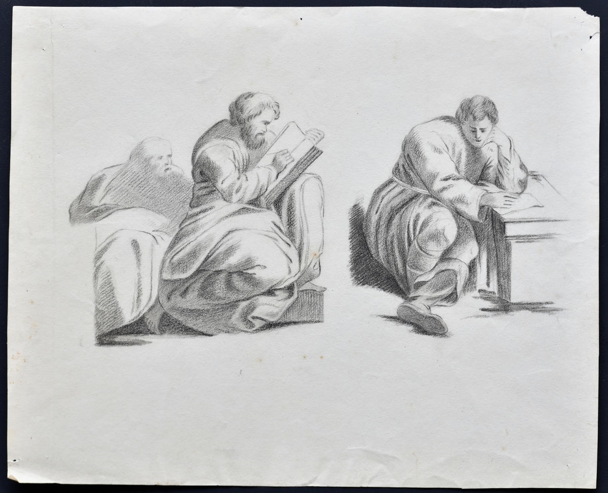 En tegning som viser tre sittende menn. Mannen helt venstre er nærmest som en skygge, men det kan se ut som han er gammel. Mannen i midten skriver i en bok. Mannen til høyre sitter med beina i kors og lener seg på armen. Påkledningen kan tyde på at det er munker.