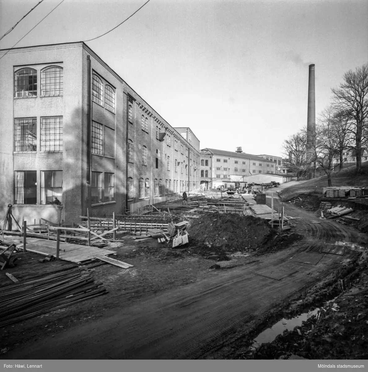 Byggnad nr 19 och 2 på pappersbruket Papyrus i Mölndal, 9/11 1962. Tillbyggnad 1962.