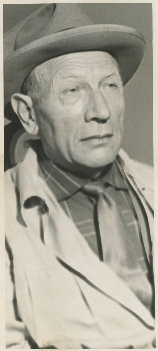 Portrettfoto, ca. 1960.

Louis Andresen, ingeniør og bilforhandler.