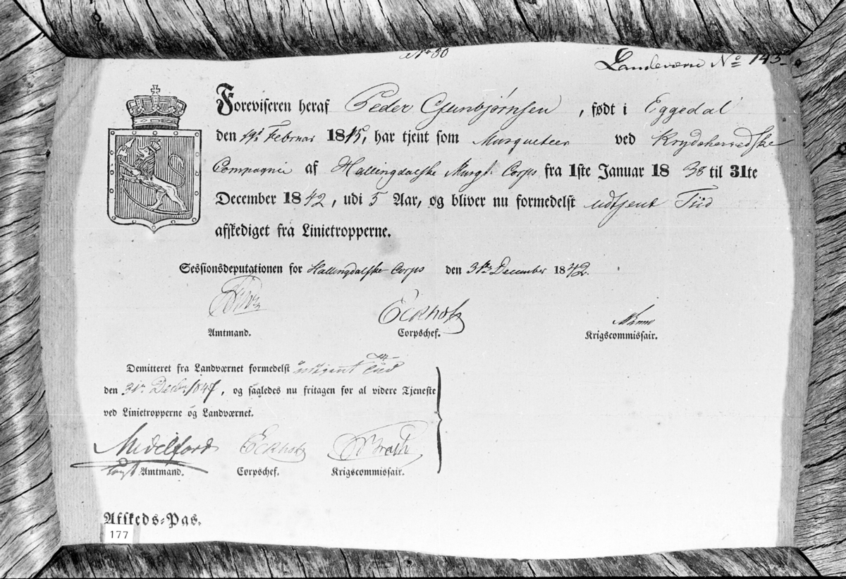 Dokument: Avskjedspass 1842 for Peder Gunbjørnsen, Krydsherredske Compagnie af Hallingdølske Corps.