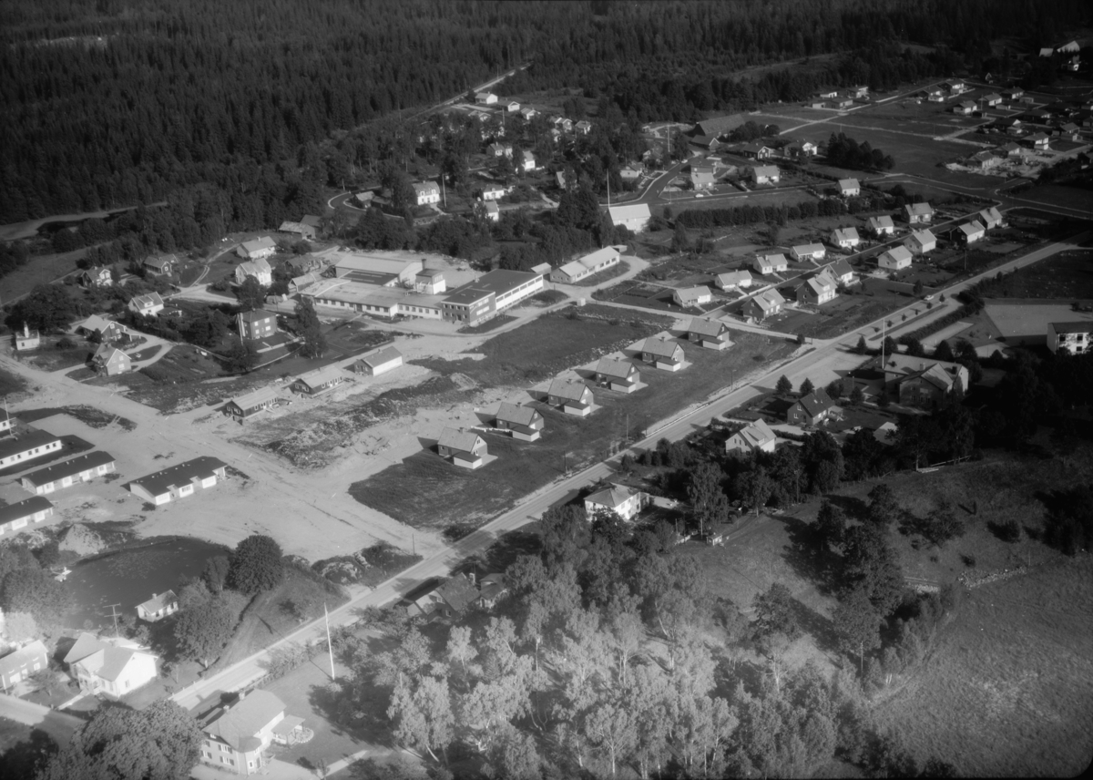 Flygfoto över Bor i Värnamo kommun, Jönköpings län. 1189 / 1966
