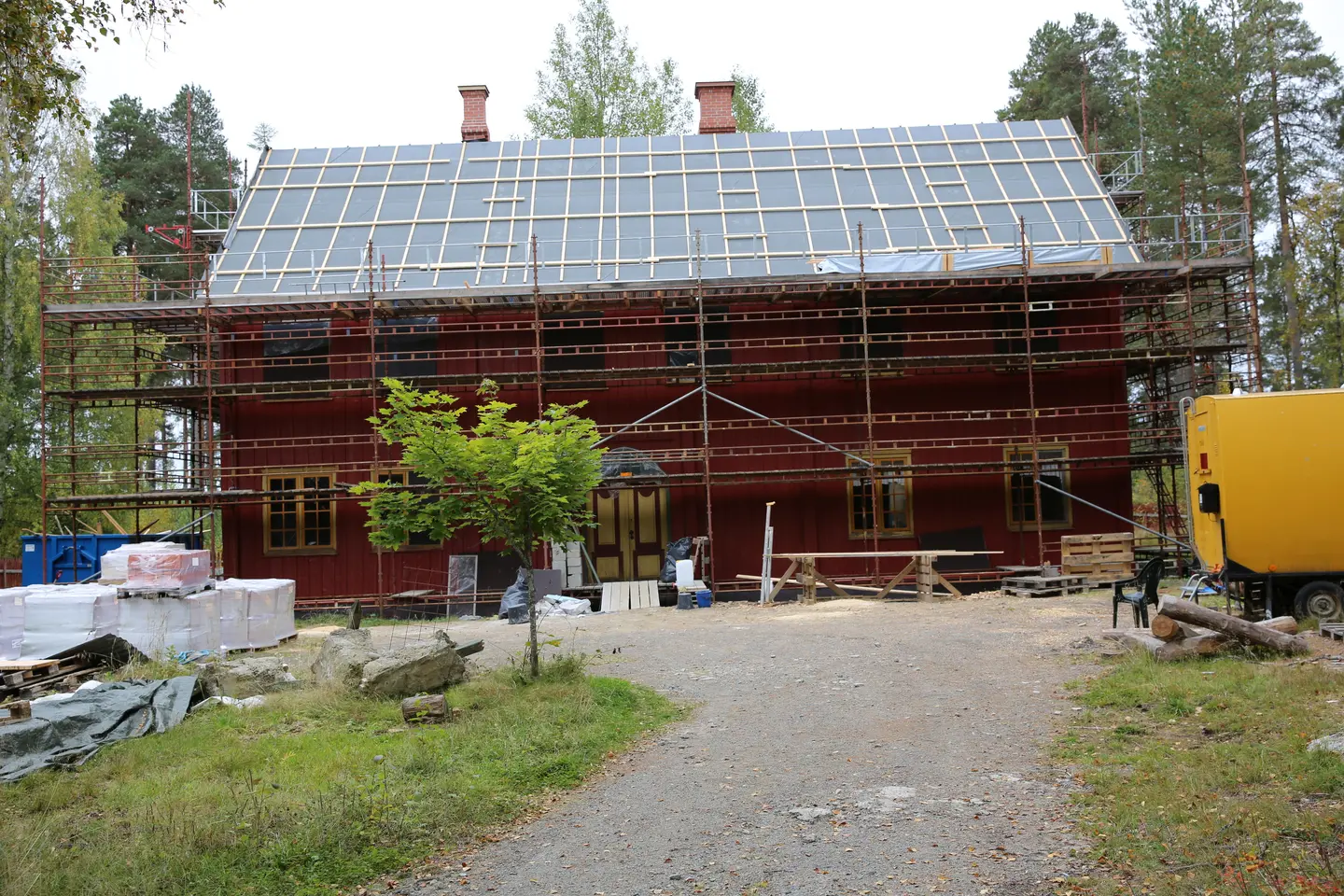 Skifting av tak på Aåset-bygningen