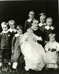 Sofie Sverdrup med barna: Olga, Maren, Signe, Ulrik, Ragna, 