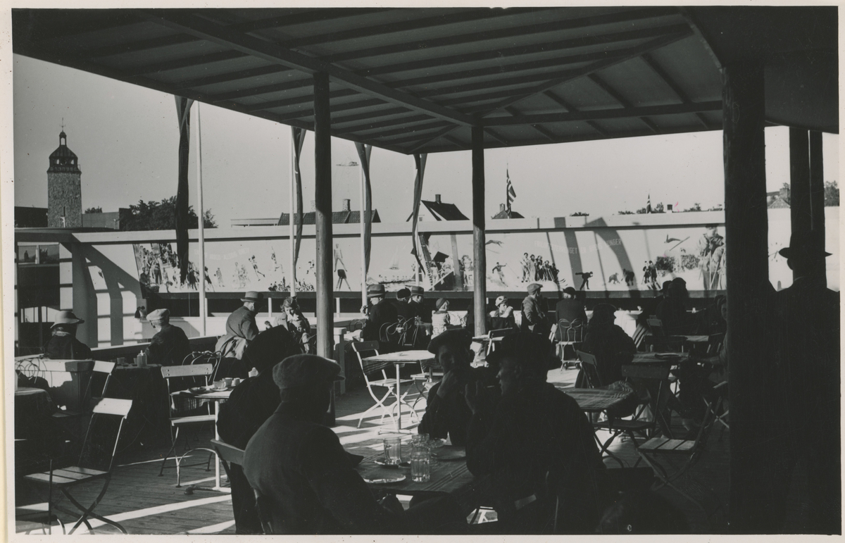 Postkort fra Mosseutstillingen 1937, her kafeen (konditoriet).