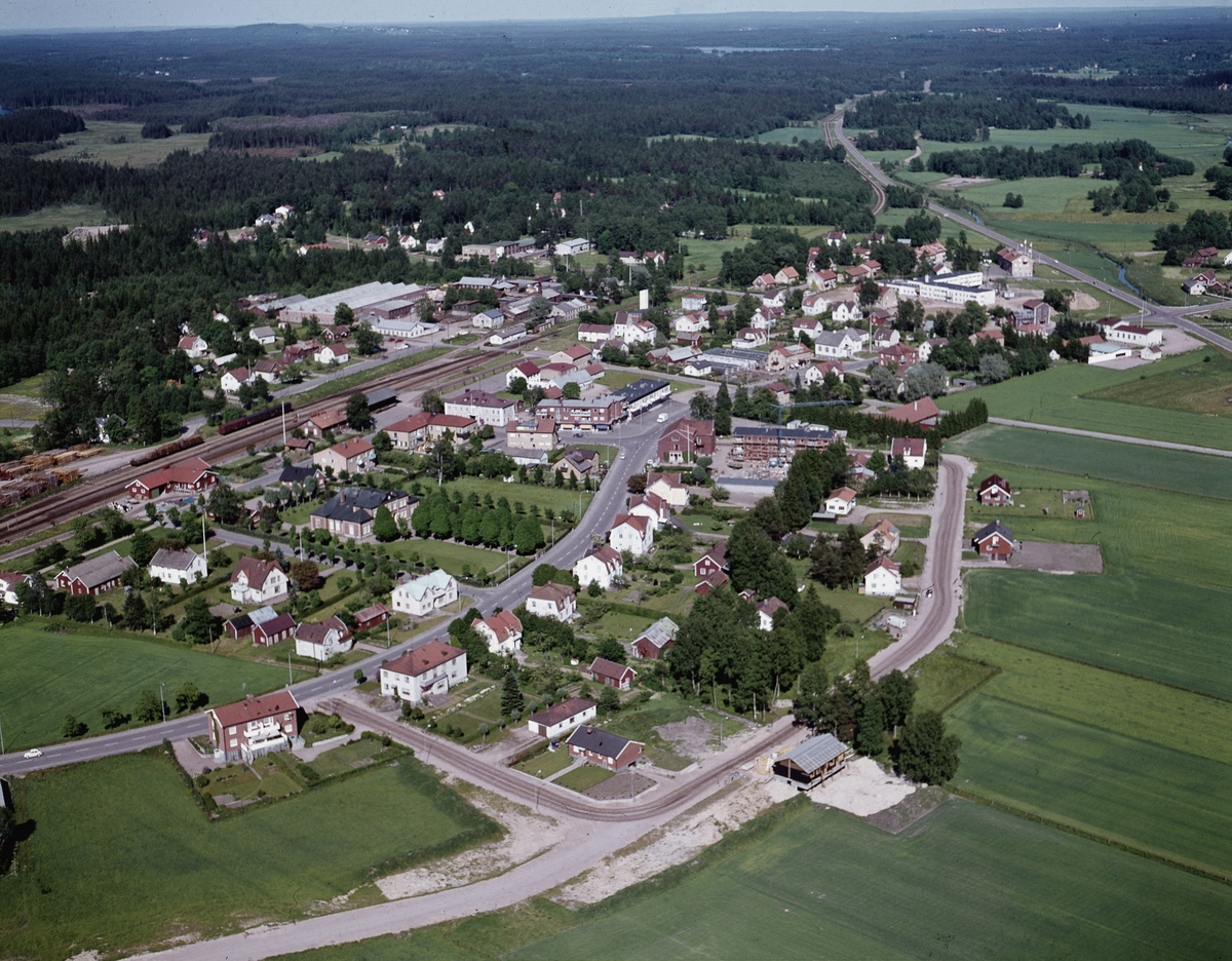 Flygfoto över Reftele i Gislaveds kommun. Jönköpings län 339/1968