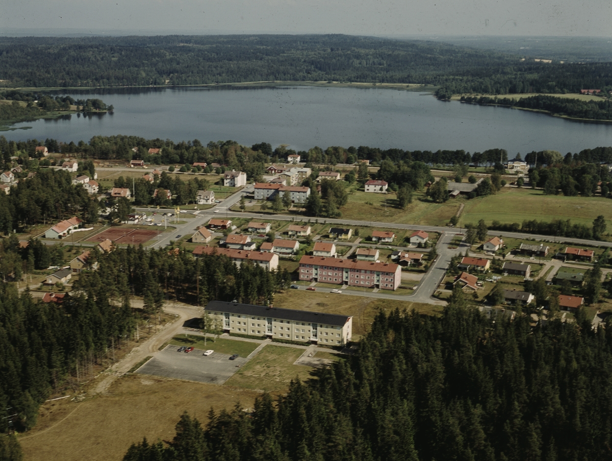 Flygfoto över Ekenässjön i Vetlanda kommmun, Jönköpings län 332/1969