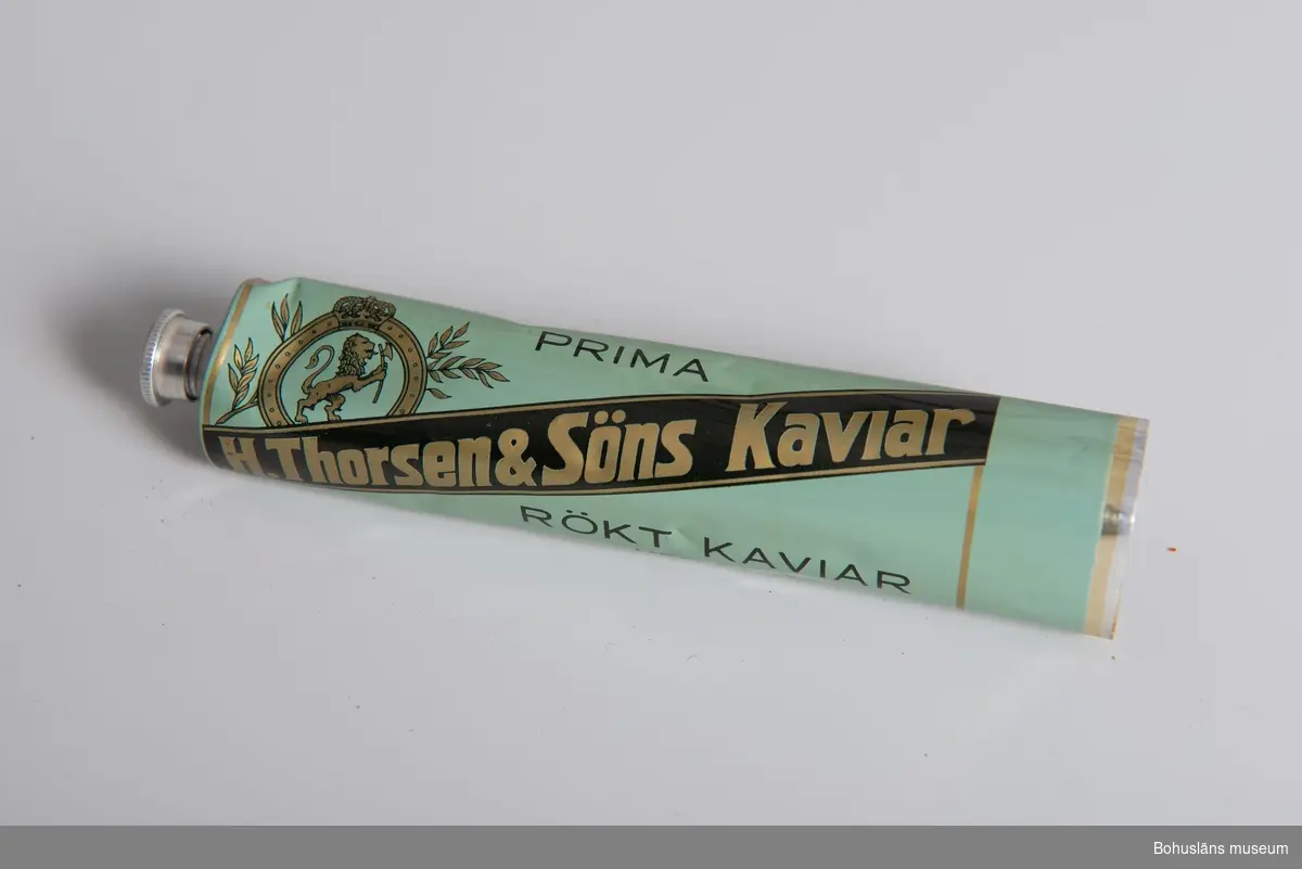 Grön kaviartub med text: "H.Thorsen & söns kaviar". Skruvlock i metall.