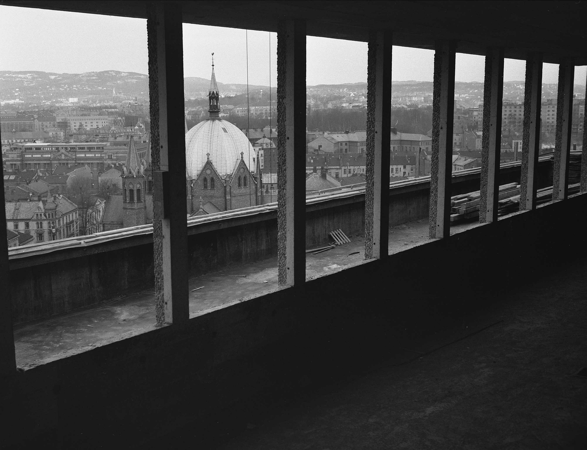 Akersgata 42, Oslo, 05.10.1957. Regjeringsbygningen. Utsikt.