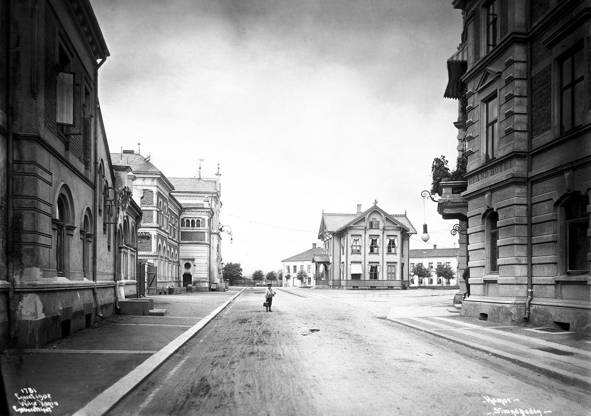Prot: Hamar - Strandgaten Grand Hotel og Stationen 6. Sep. 1902