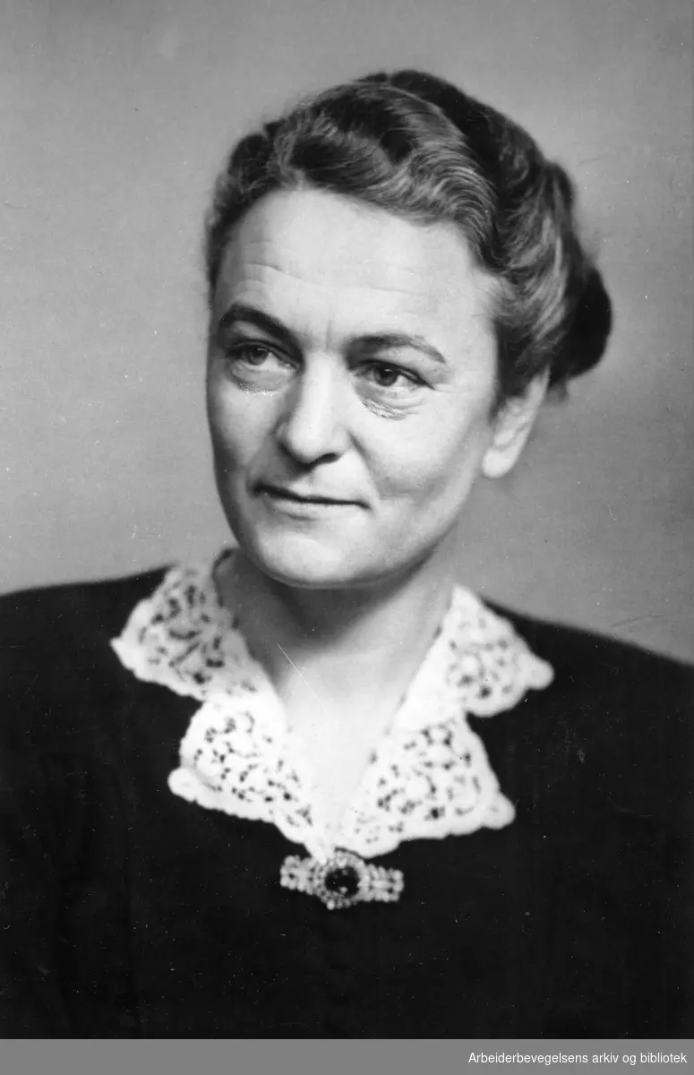 Kirsten Hansteen (1903-1974).