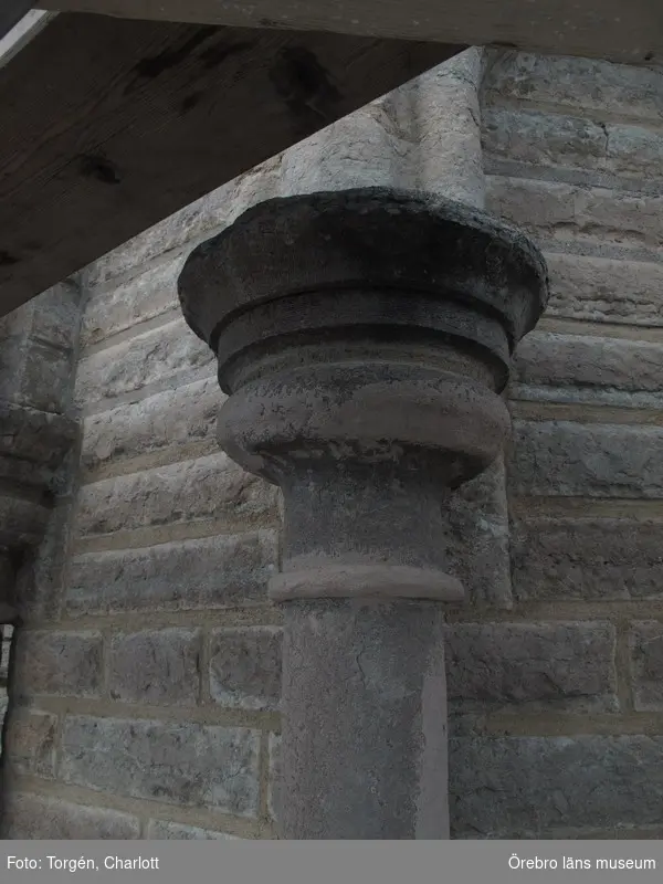 Renoveringsarbeten av tornfasader på Olaus Petri kyrka (Olaus Petri församling).
Lagade kolonner, östra tornet.
Dnr: 2008.230.065