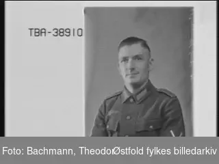 Portrett av tysk soldat i uniform, Rudolf Georgi eller Gevegi (protokoll). fd 19385 7.