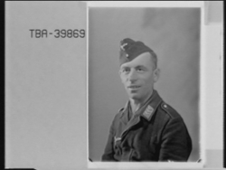 Portrett av tysk soldat i uniform. Fillip Kirchner.
