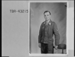 Portrett av tysk soldat i uniform,  Hans Ford.