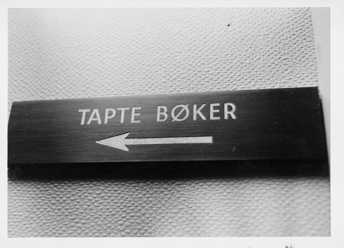 postsparebanken, Akersgata 68, Oslo, 25-års jubileum, 1975, interiør, skilt