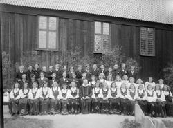 Ringebu. Ringebu stavkirke. Konfirmanter.