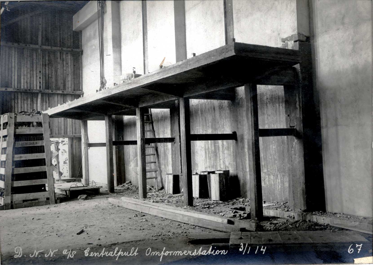 "03/01-1914" Nitriden. Plattform for instrumenter. Centralpult (Brettvakt), Omformerstasjonen.