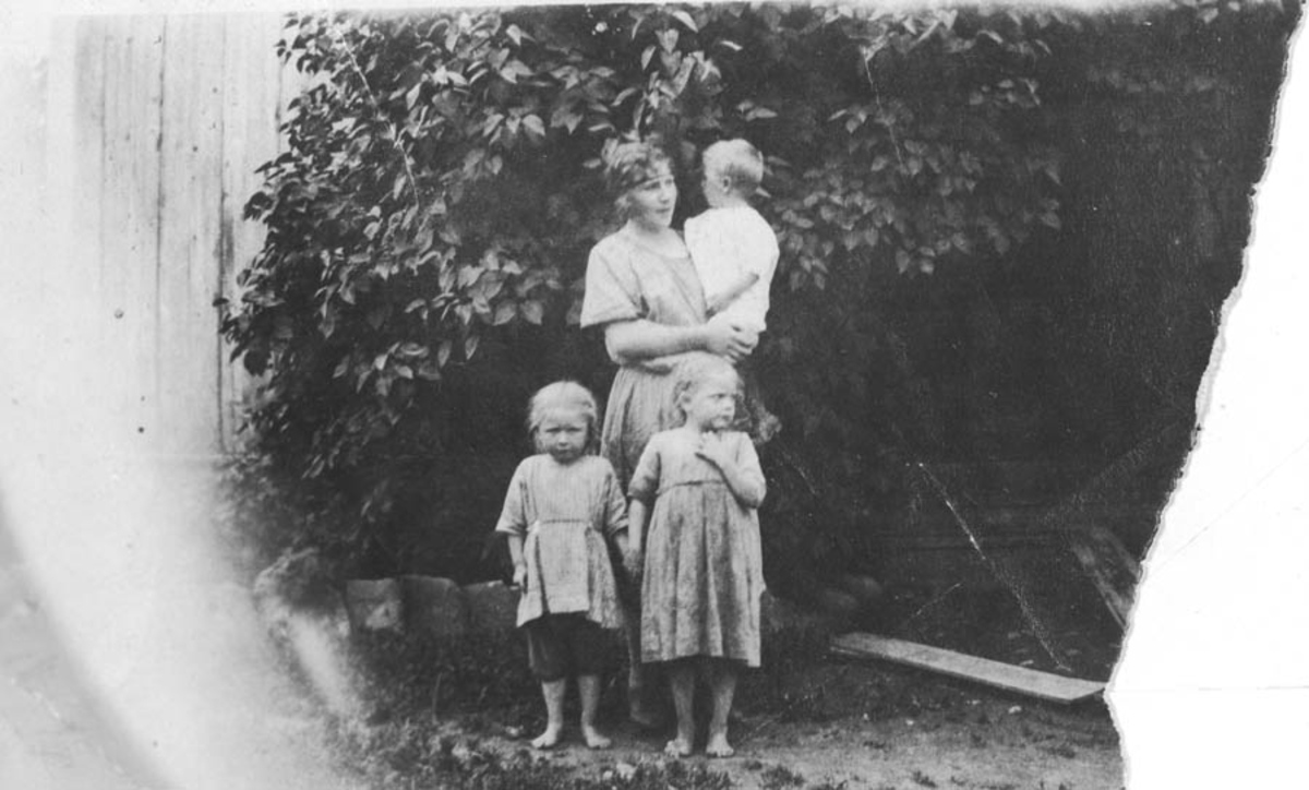 Gudrun Finstad, kusine til barna Hans, Ella og Gudbjørg
