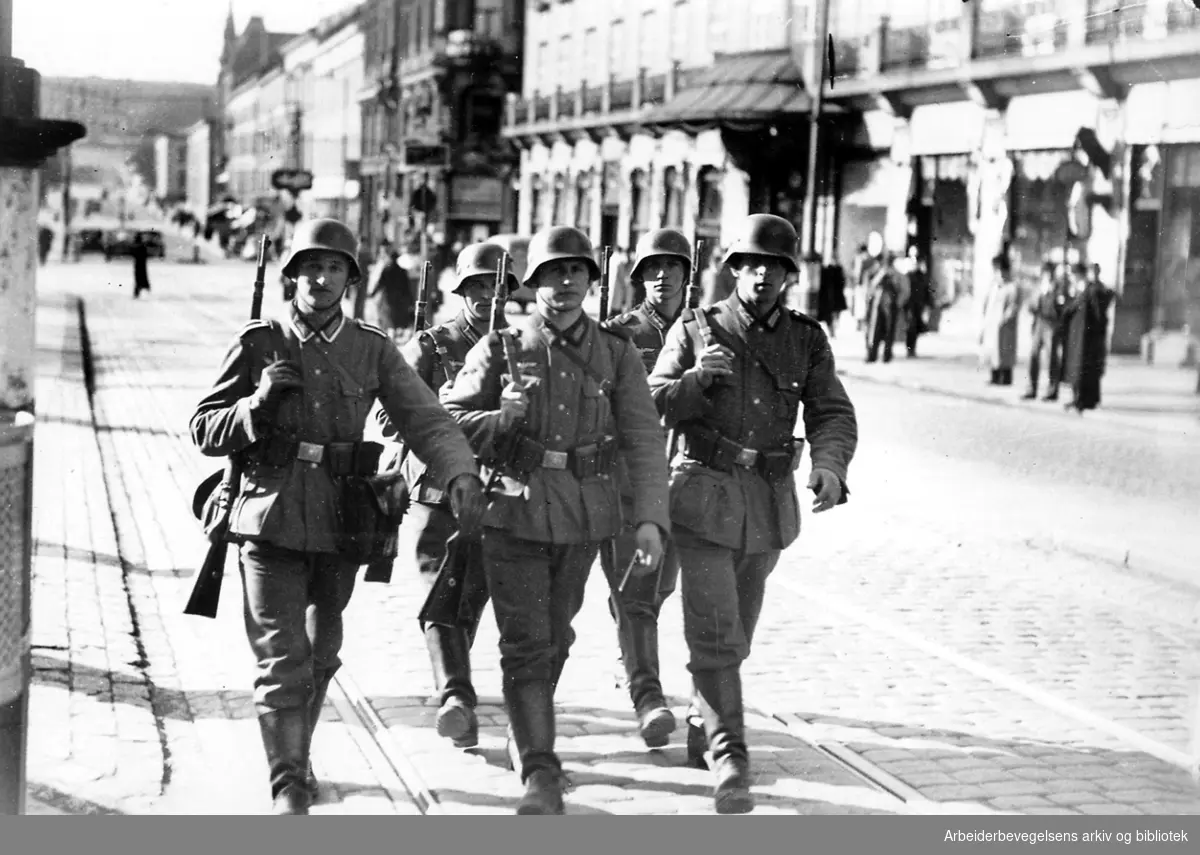 Tyske soldater på Karl Johans gate, .april 1940