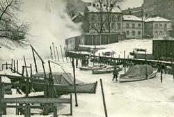 Vinterdag på Akerselva,.februar 1940