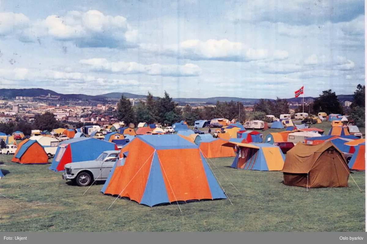 Ekeberg Camping, telt, campingvogner, biler. Postkort.