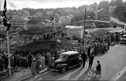Nedleggelse av kirkesteinen i 1952...Bil med reg nr T-2522..