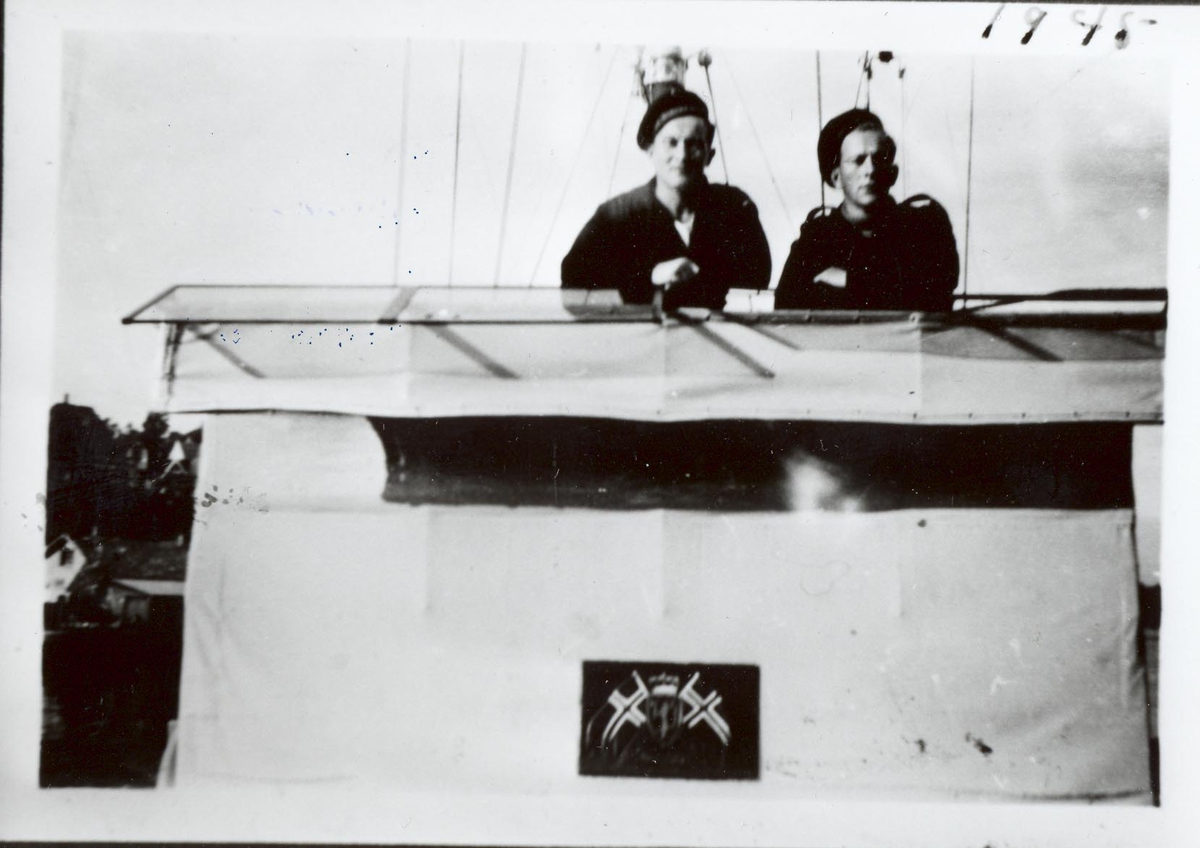 Enkeltbilde. Ubåtjageren Hitra på norskekysten 1945.