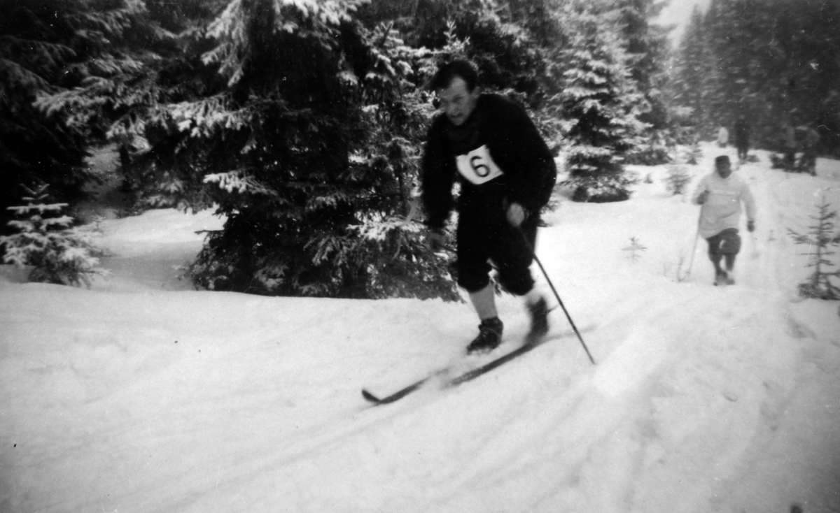 Olaf Dufsethi farta, Norgesmesterskapet 1949 på Høsbjør der han gikk sammen med Sverre Kaashagen, Rolf Rognlien og Trygve Sønsteby.