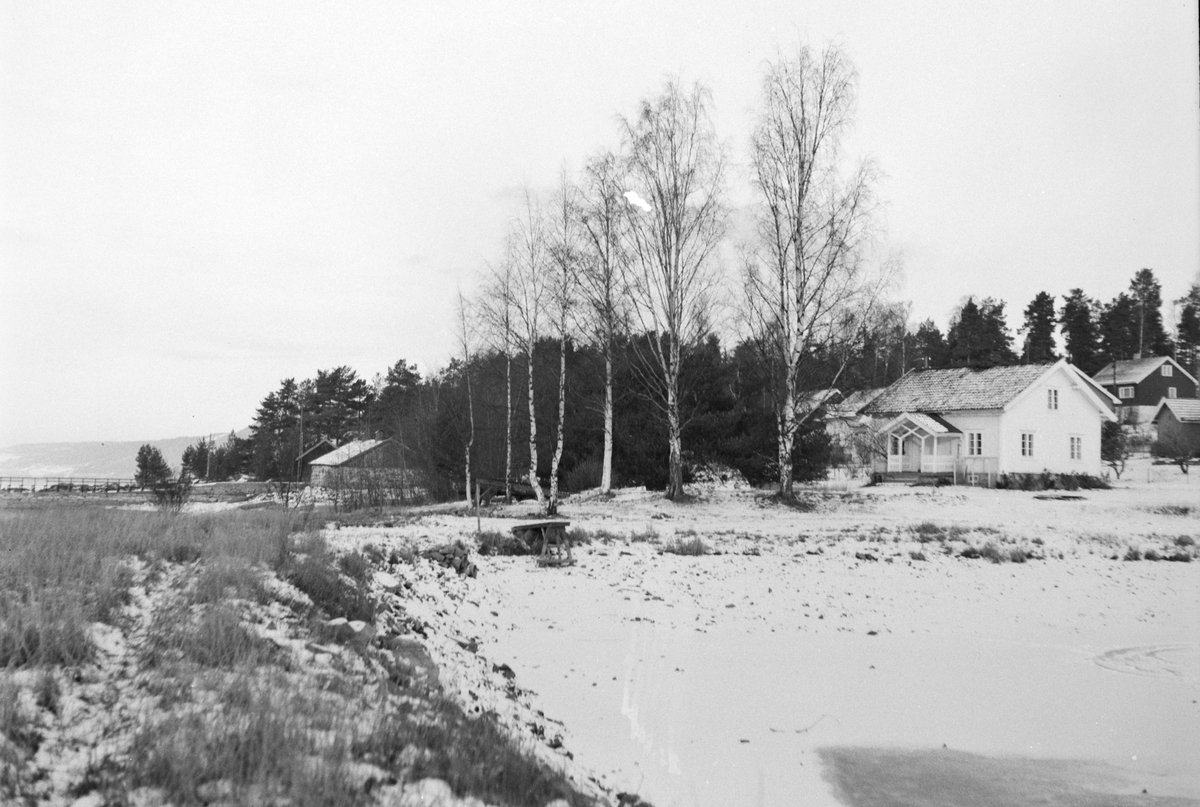 Moelv Brygge, vinter, spritbua, villabebyggelse. 