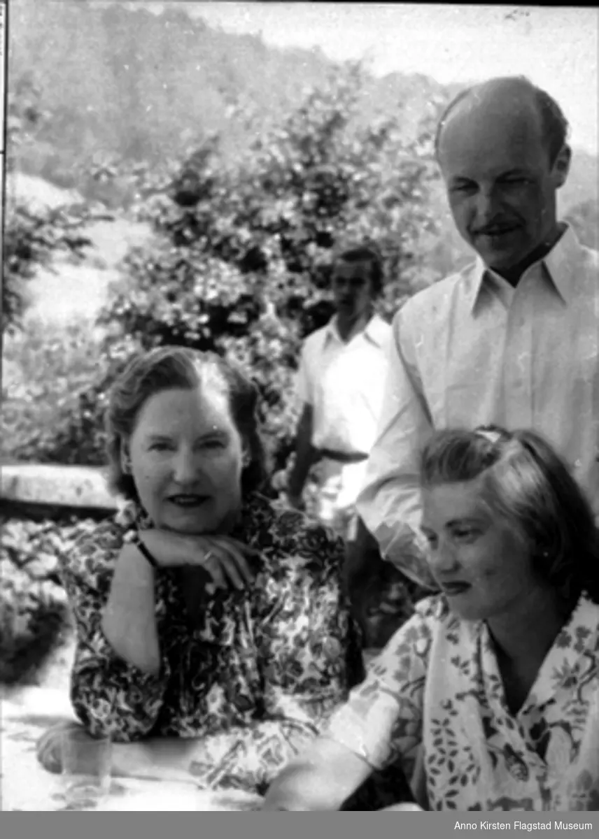 Festspillene i Salzburg 1949. Fra venstre: Kirsten Flagstad, Marie Windingstad, Rolf Windingstad. Salzburger Festspiele 1949.  From left: Kirsten Flagstad, Marie Windingstad, Rolf Windingstad. 