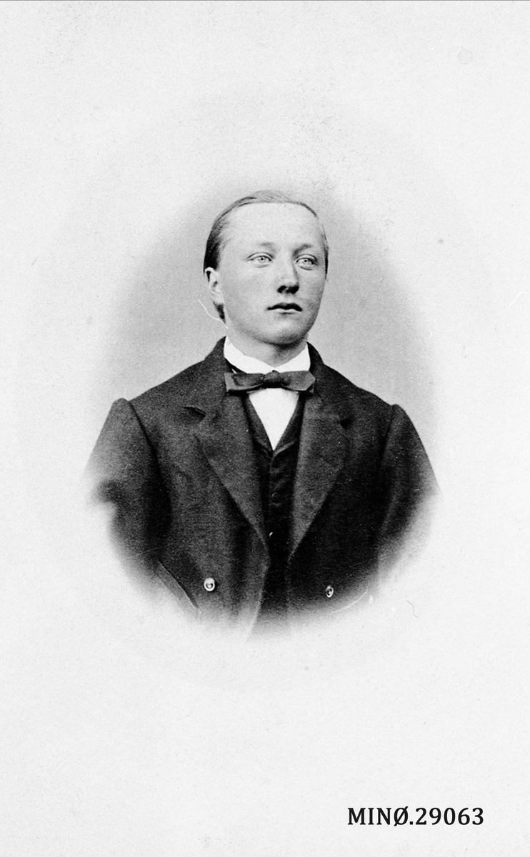 Portrett av mann - Peder Pedersen Eggen f. 1851. Klokkerhaug