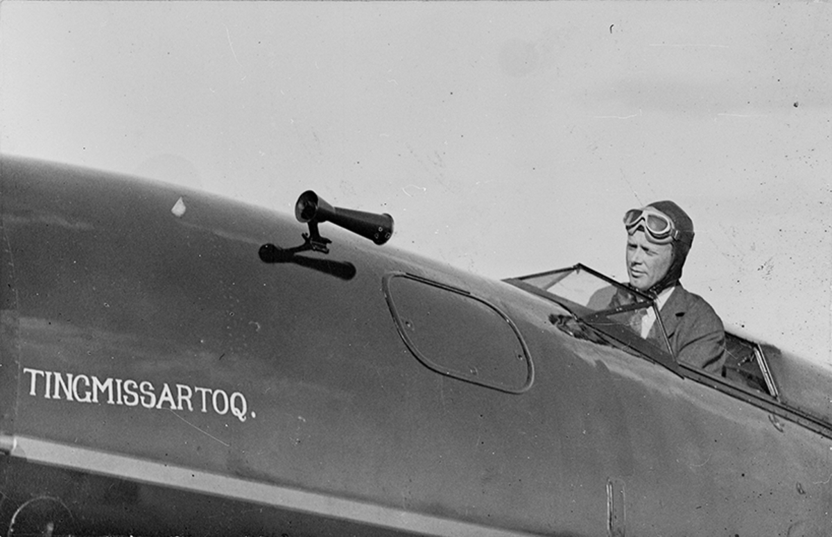 Charles Lindbergh i sjöflygplanet Lockheed 8 Sirius vid besök på F 2