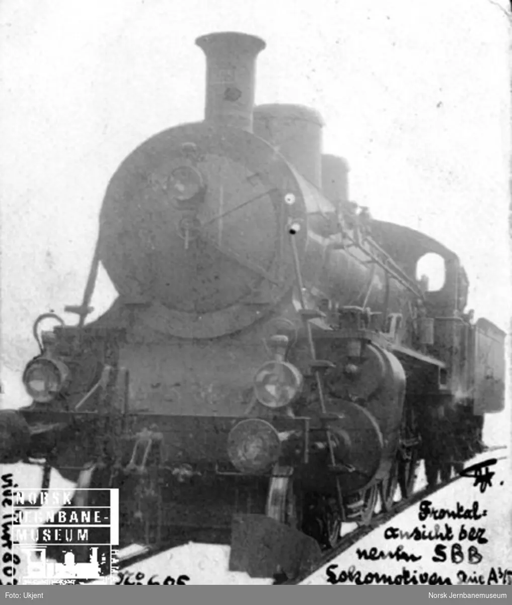 Sveitsisk damplokomotiv type A3/5 nr. 605, fronten
