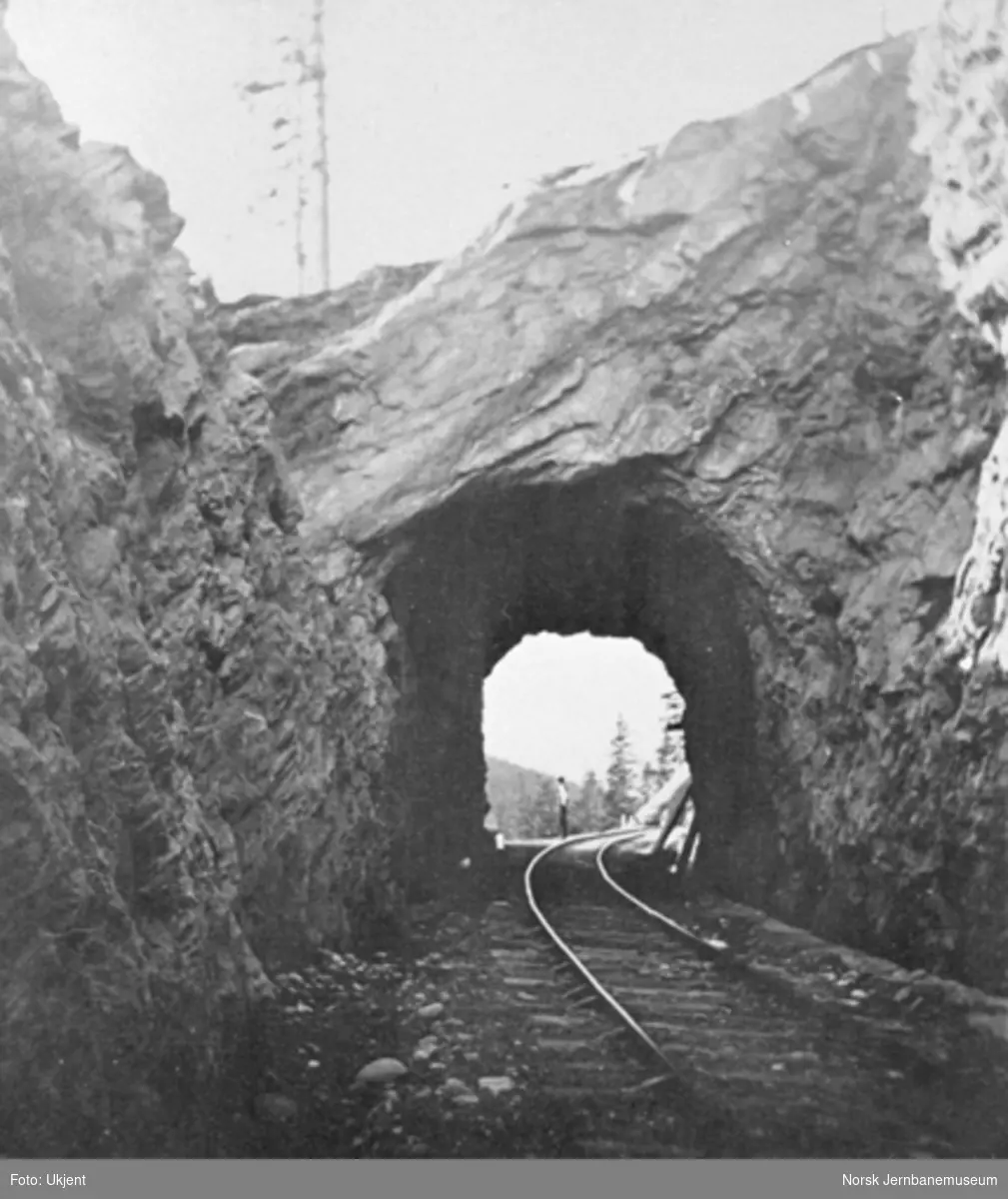 En av tunnelene i Drøiliene