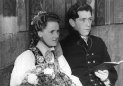 Bryllup i Gol stavkirke på Norsk Folkemuseum i 1949.