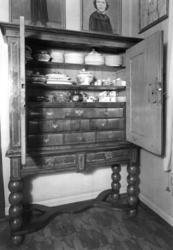 Skap, MoblerFra dr. Eivind S. Engelstads storgårdsundersøke