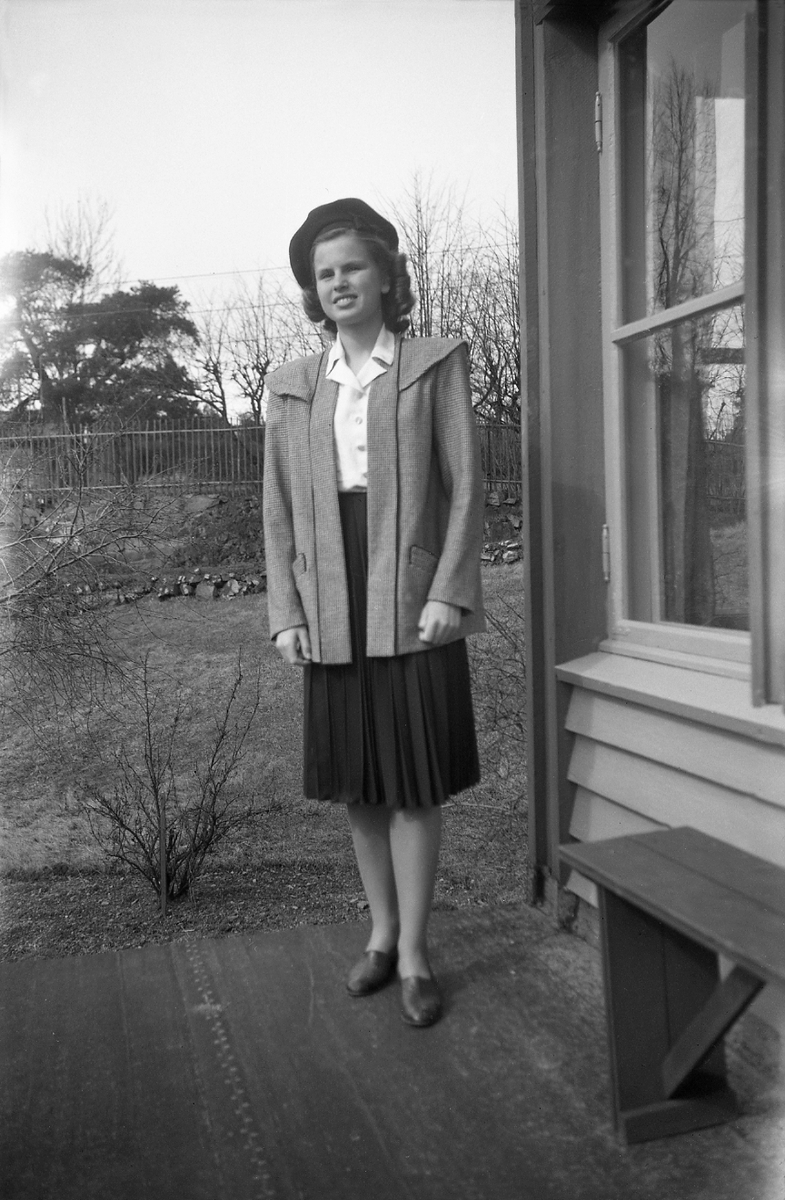 Siri Arentz som konfirmant, Bygdøy. Fotografert 4. mai 1947.