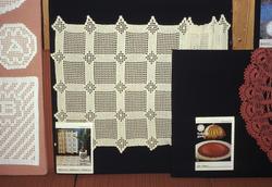 Duker, heklet, fra Den Norske Husflidsforening.