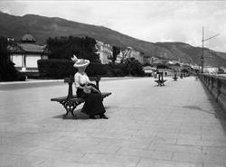 Promenaden i Menton langs middelhavet. Robsahm og Lund.