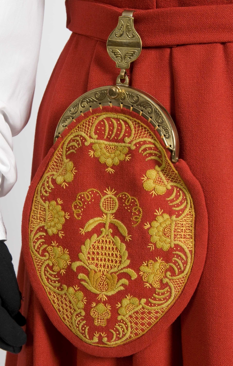 Serie med bilder av kvinnedrakt, som er sendt til en utstilling i Islamabad, Pakistan.