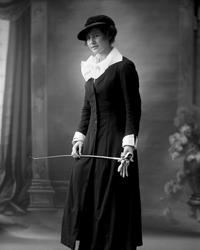 Portrett, Lucie Krefting i ridedrakt.