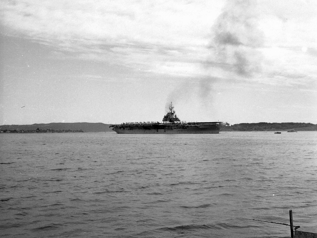 Marinefartøy, flåtebesøk. Juli 1958.
